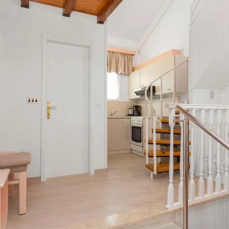 In - Istrien 44229 Apartment Porec